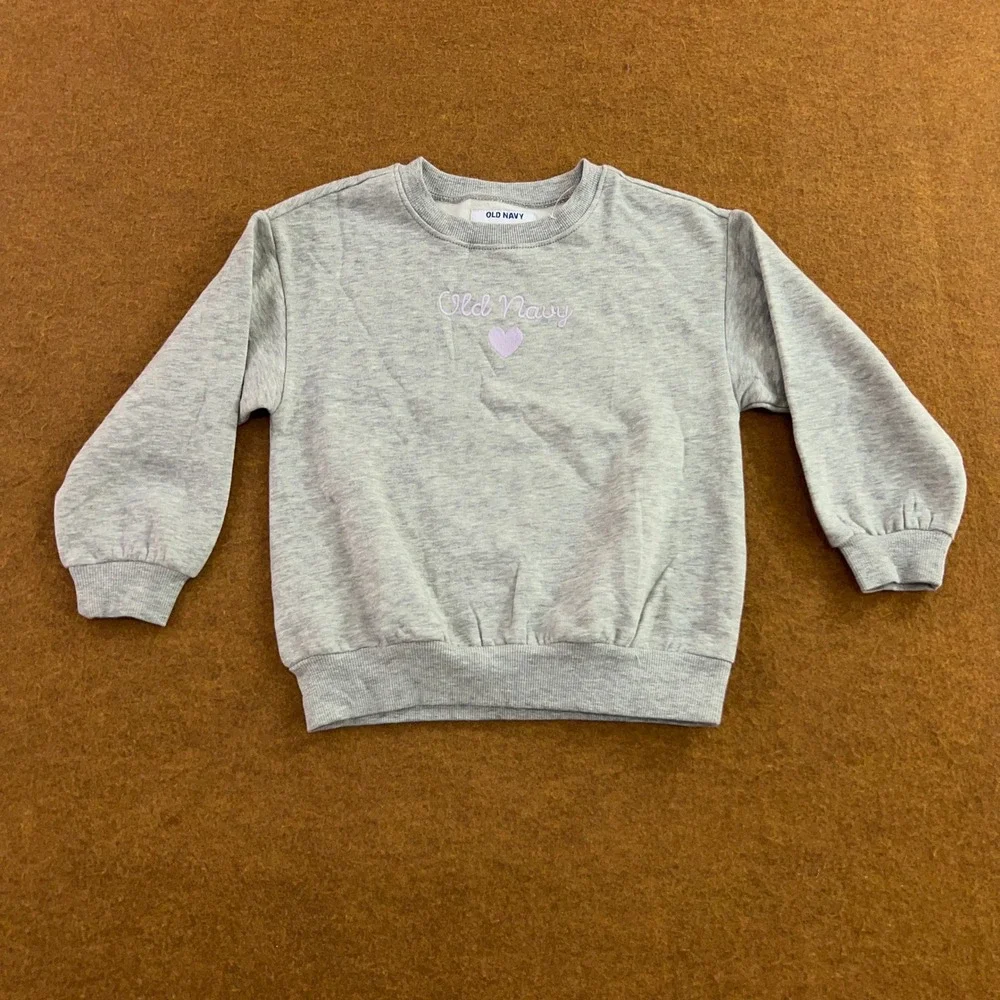 Old Navy Girls 5T Gray Heart Logo Fleece Crewneck Sweatshirt New